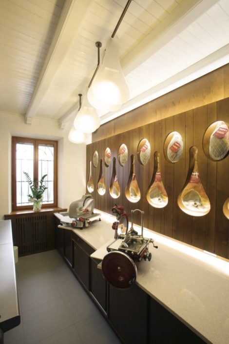 bagatto_prosciutteria_boiserie legno