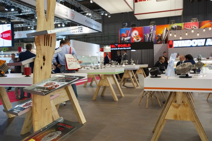 metal world_xylexpo 2018_tavoli legno