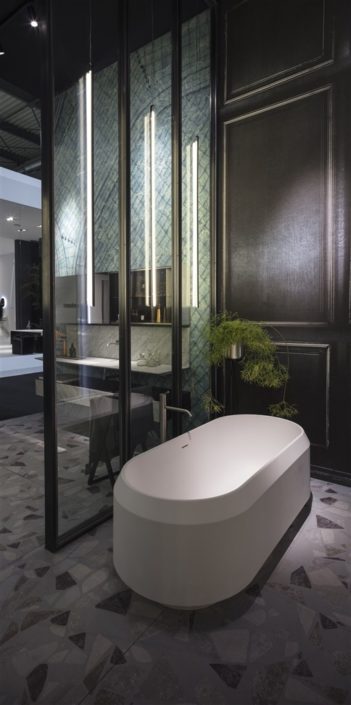 wall&decò_eurobagno 2018_parete vetrata