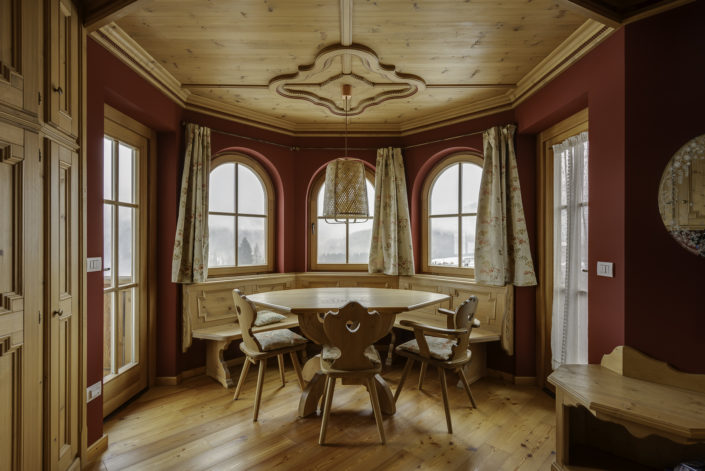 sala da pranzo casa in montagna sappada